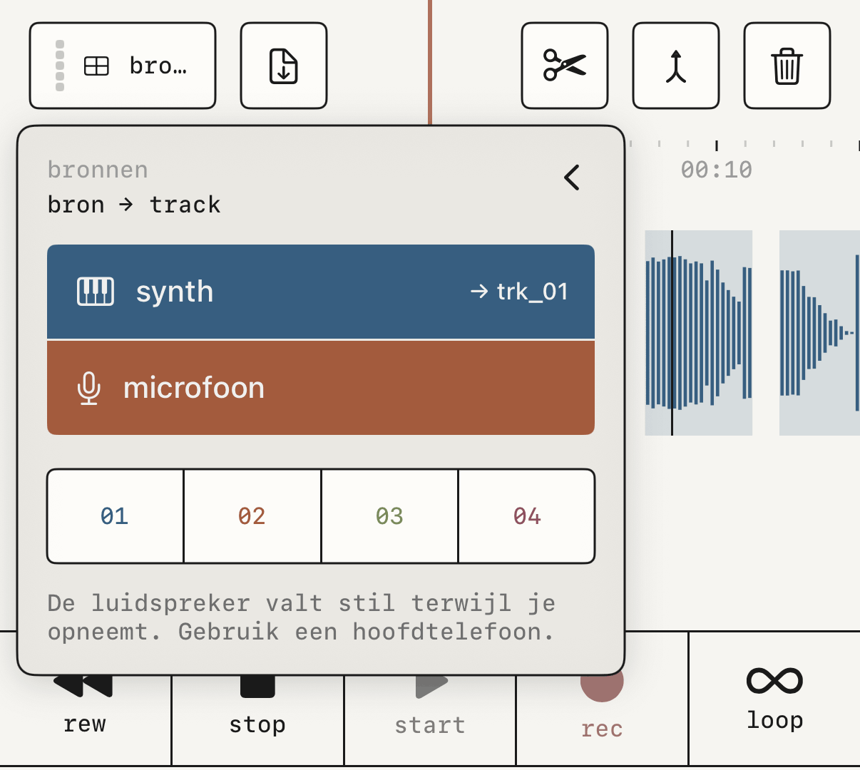 Het bronnenpaneel, met de synth op trk_01 en de microfoon op trk_02.